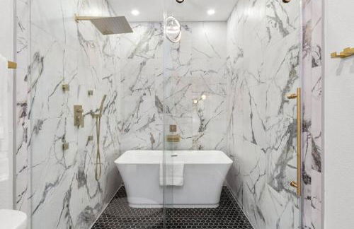 Chic 4BR Getaway Near NRG TMC - Foto 31