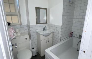 Charming 2 Bedroom Apartment in Central London - Foto 18