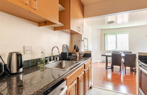 Modern & Cozy 2 Bedroom 2 Bathroom Sofabed Suite - Foto 24