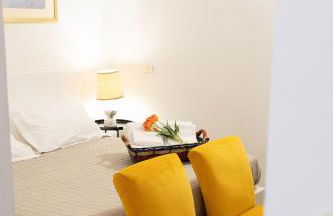 Ca' Spadoni, centro storico, piano terra, ingresso indipendente, teatro, parcheggio, - Foto 3