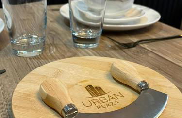 Perfect 1 Bed Apartment - Central with Parking, WiFi, TV, Desk - Foto 4