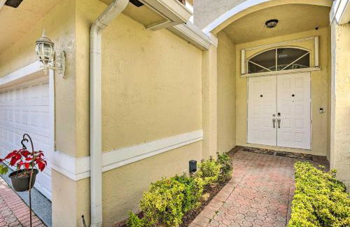 Poolside Paradise with Lake Views in Miramar! - Foto 33