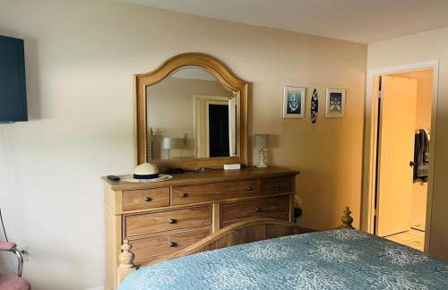 Gorgeous 2 Bedroom Waterfront Condo - Foto 44