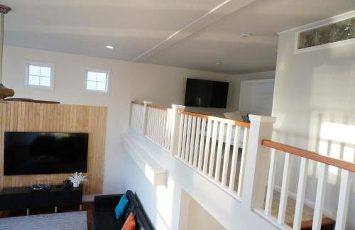 Riverside Home Near Beaches, Pier, downtown - Photo 14