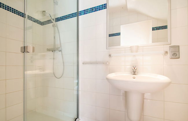 Luxurious Villa With Pool and Sauna, and Very Suitable for Culinary Workshops! - Foto 58