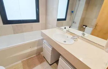 Great apartment with a pool on the beach in Barcelona - Photo 20