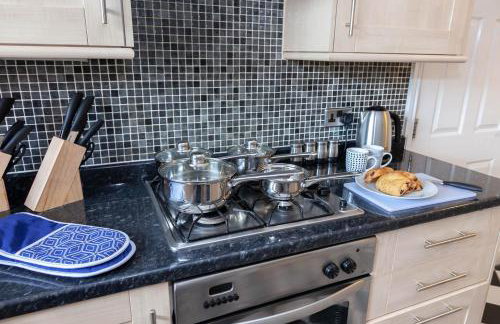 4 bed home, driveway parking ideally located in Latchford, Warrington - Executive St Marys House - Foto 19