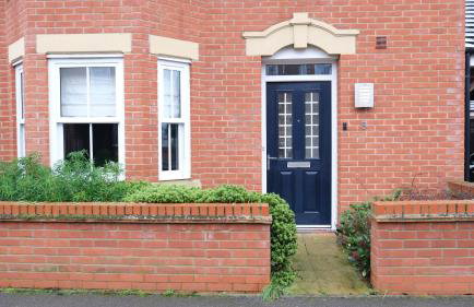 Spacious 4 Bedroom Home with Garden in Bedford - Foto 15