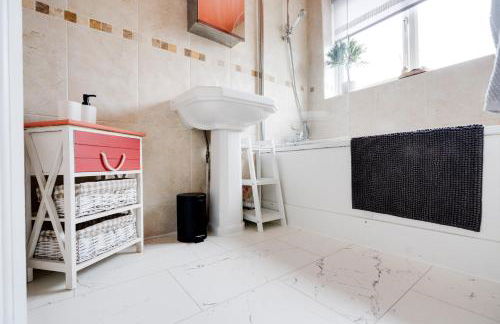 Cheshire Retreat, close to Tatton Park - Photo 17