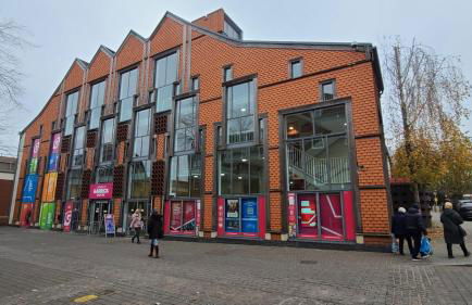 Samuels' a duplex apartment by Spires Accommodation in Lichfield City Centre - Foto 43