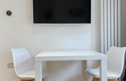 Whitley Old Garage - Photo 45