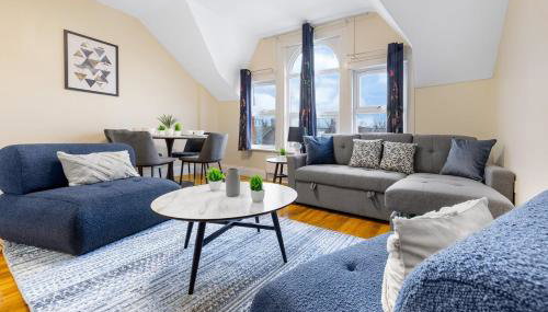 Lovely 4-BR Home In Leyton - Sleeps 14, Near Tube, Arcade, 100inchTV - Foto 1