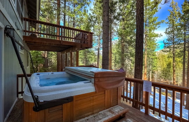 Nestled Pines Retreat Hot Tub, Pool Tahoe, Foosball, +more! - Foto 45