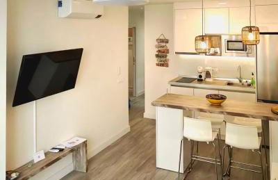 Sea View 2BR Beachfront & Cozy Balcony Marbella - Photo 9