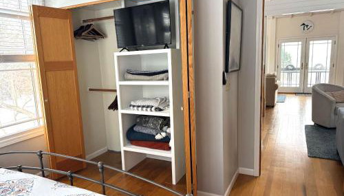 Coastal Cottage by Juniper Holiday + Home - Foto 5, furniture, storage, wardrobe