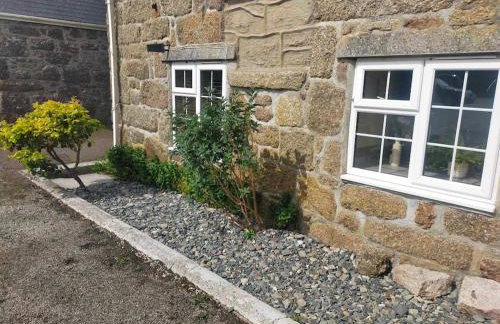 Large 3 bedroom flat in Sennen - Photo 35