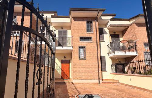 RESIDENZA I GIRASOLI - Spacious private house near the sea, quiet residential area - Lido dei Pini ANZIO - Photo 15