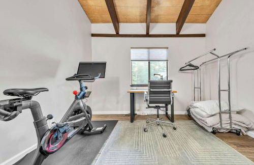 Beautiful Homewood Retreat with Deck and Grill - Foto 17