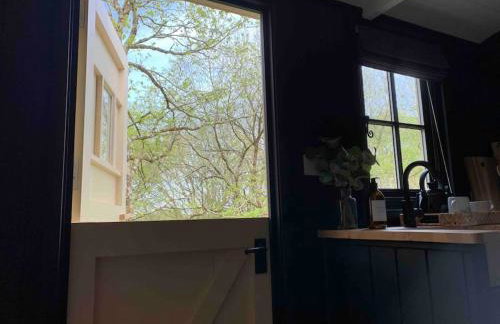 Shepherd's Hut - Sleeps 2 - Pet Friendly - Parking - Foto 39