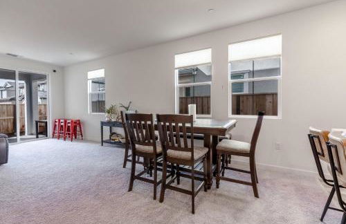 Spacious 4BR-3BA Cozy and Modern in Elk Grove - Foto 19