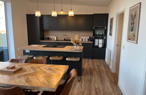 Thrumster Lodges - 3 Luxurious Self Catering Lodges on the NC500, 2 with Hot Tubs - Photo 5