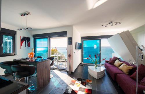 Design-Beachresort - with Pool - first line to the sea - Foto 3