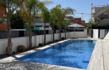 Air-conditioned Elisa Apartment with spacious sunroof lounge and swimming pool - Foto 7