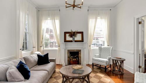 Wilkins Townhouse - 3 Bed, 3 Bath, Walk to Downtown - Foto 5