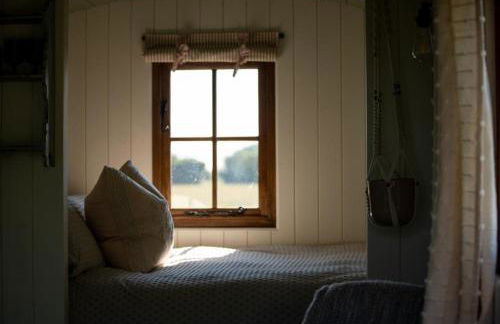 Harbour Ranch Hut - Rustic Countryside Escape - Photo 4
