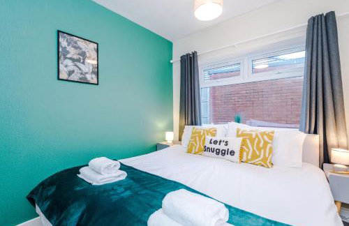 3BR Home Sleeps 6 Perfect for Short and Long Term Stays - Foto 54