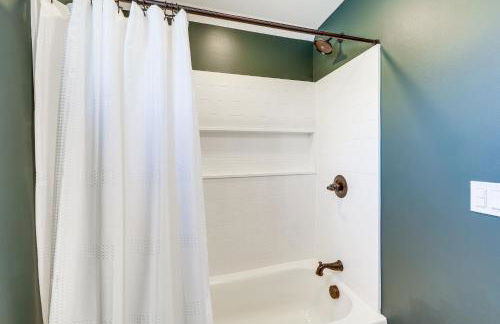 Mountain-View Home in Stoneham with Hot Yoga Studio! - Foto 25