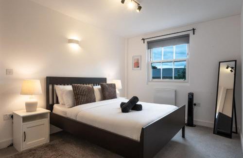 Stylish 2BR Apartment With Balcony Next To Station - Foto 15