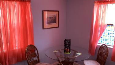 Break Side Studio #5 apts - Photo 3