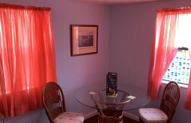 Break Side Studio #5 apts - Photo 3