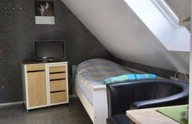 Apartment No 6 für Radtouristen und Geschäftsreisende mit eigenem Bad im DG - Photo 11