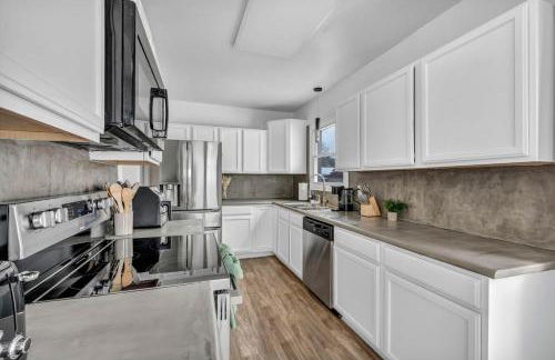 Modern Stylish Urban Haven 4 Bedroom 2 Bath - Dog Friendly - Foto 60