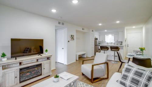 Chic Montgomery Condo with Balcony and Pool Access! - Foto 3