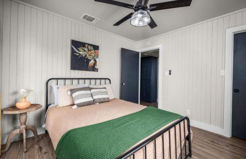 River Access Fire Pit BBQ Deck Sleeps 8 - Foto 17