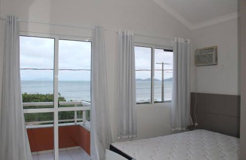 Praia de Quatro Ilhas a 50 metros do mar - Photo 12