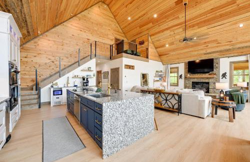 Nantahala Forest Cabin with Fire Pits and Hot Tub! - Foto 11