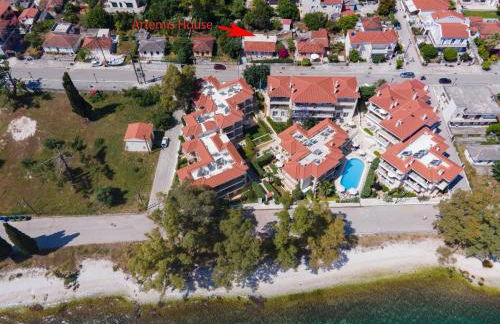 Artemis House - Photo 2