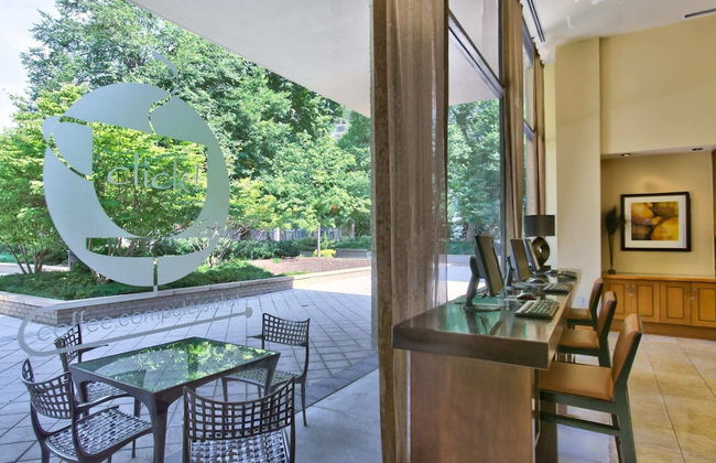 Stylish Comfort Condo in Crystal City - Photo 49