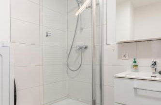 Zentrales City Apartment EDEN - 1 Min zum HBF - Ideal für Trips nach Köln, Düsseldorf, Wuppertal, Messe - Balkon, Küche, 2 Zimmer, Renoviert 2025 - Foto 31