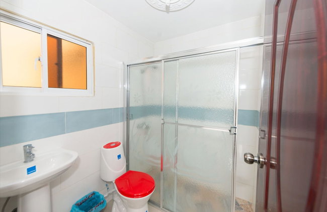 Spacious 2-bedroom Apartment With 2 Bathrooms Near SDQ Airport Fast Wi-fi & - Foto 6