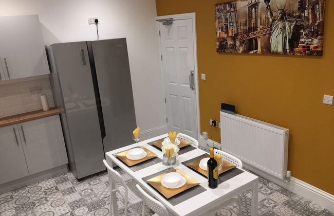 Townhouse @ Nelson Street Crewe - Photo 1