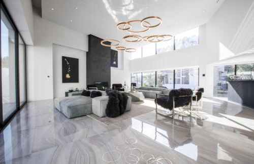 Beverly Hills Luxurious 4BR Villa with Pool and Views - Foto 23