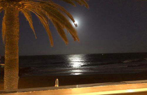 Espectacular en primera línea de la playa - Foto 27