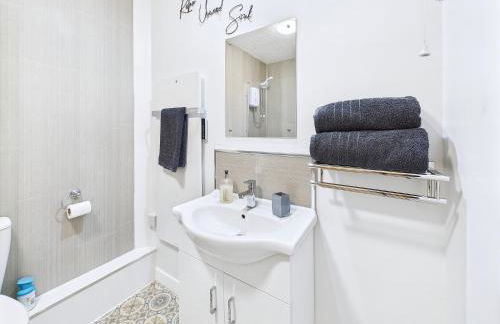 Bijou Abode- bungalow with free private parking - Foto 10