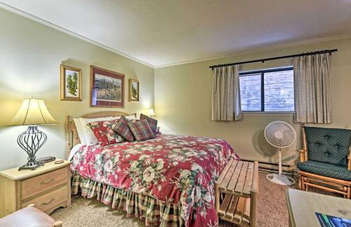 Red River Townhome with Balcony and Mtn Views! - Foto 14