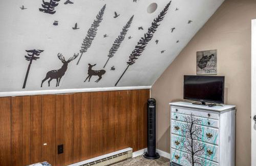 Luxury Lakeside Mountain Escape with Wraparound Deck Near Terra Alta, West Virginia - Foto 42